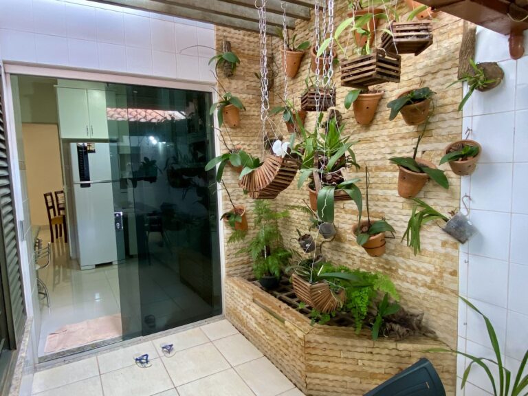 Casa à Venda no Jardim das Palmeiras – Uberlândia/MG | 4 Quartos, Suíte e Edícula Completa